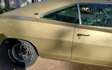 Dodge-Charger-rt-1969-Gold-Green-13