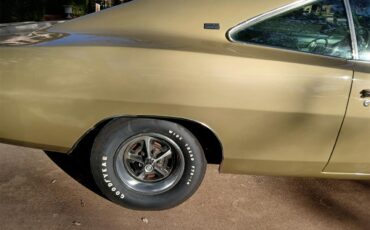 Dodge-Charger-rt-1969-Gold-Green-14