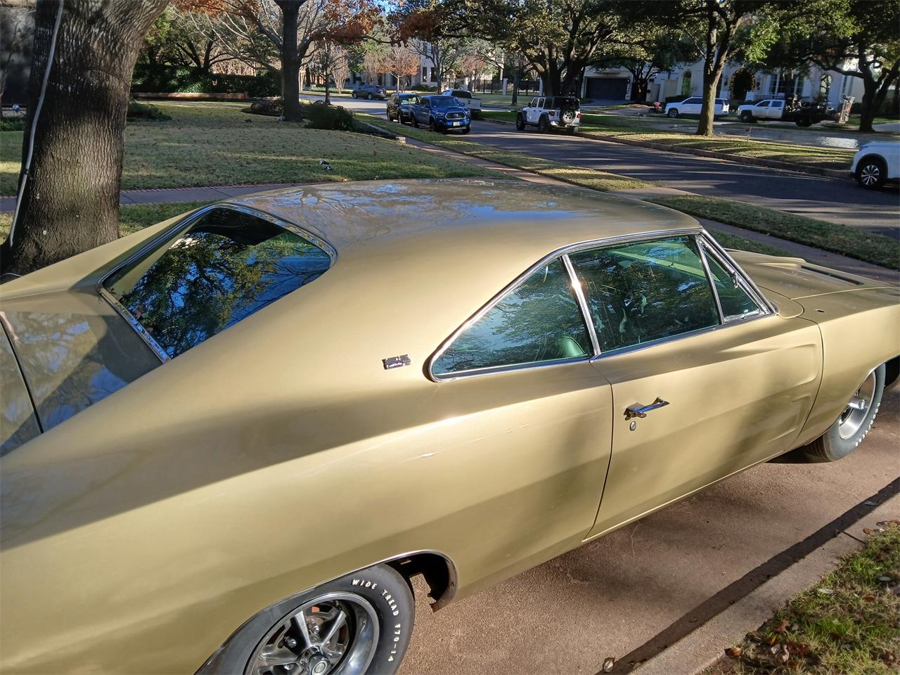 Dodge-Charger-rt-1969-Gold-Green-16