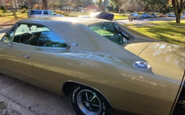 Dodge-Charger-rt-1969-Gold-Green-20