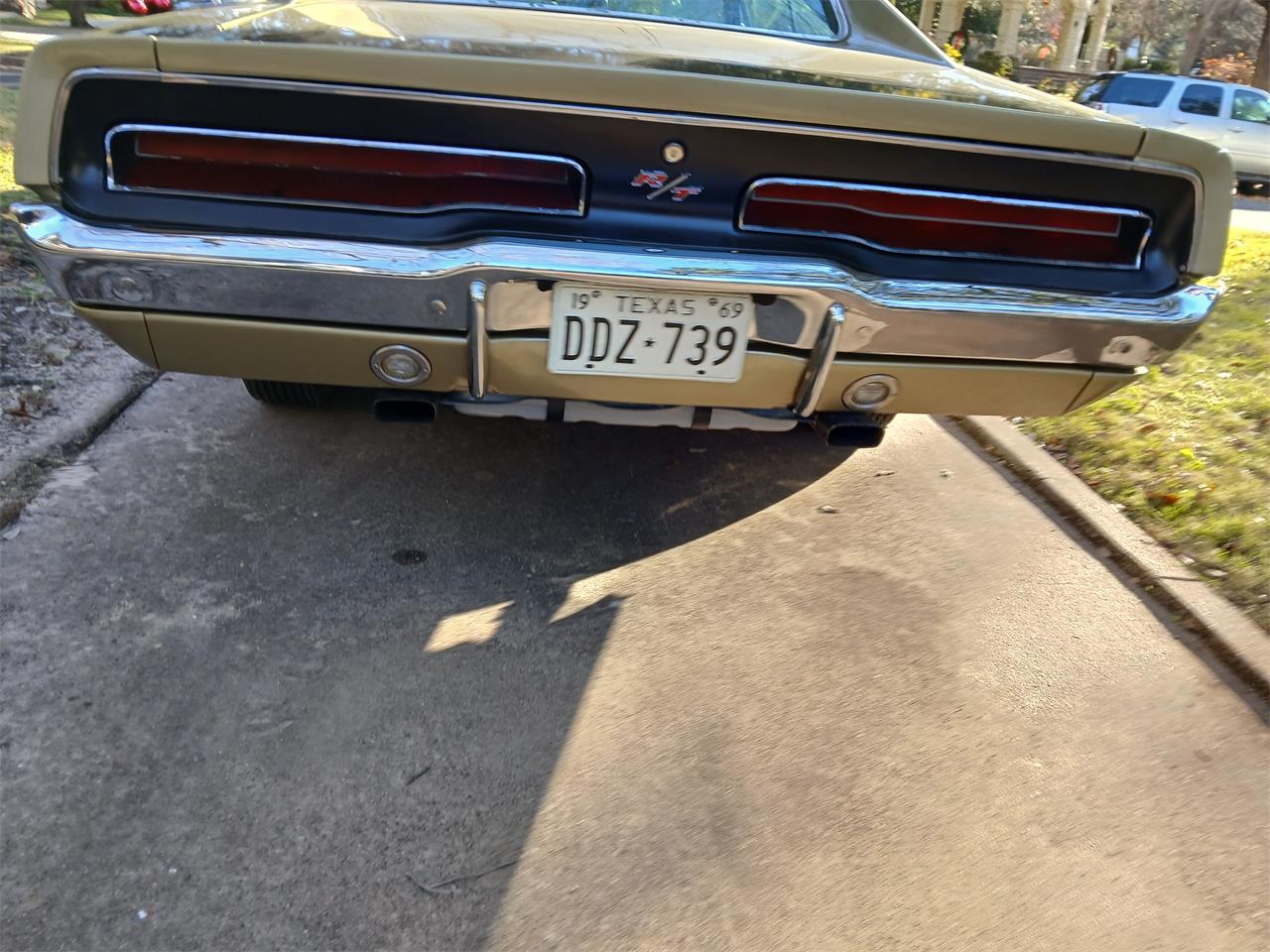 Dodge-Charger-rt-1969-Gold-Green-21