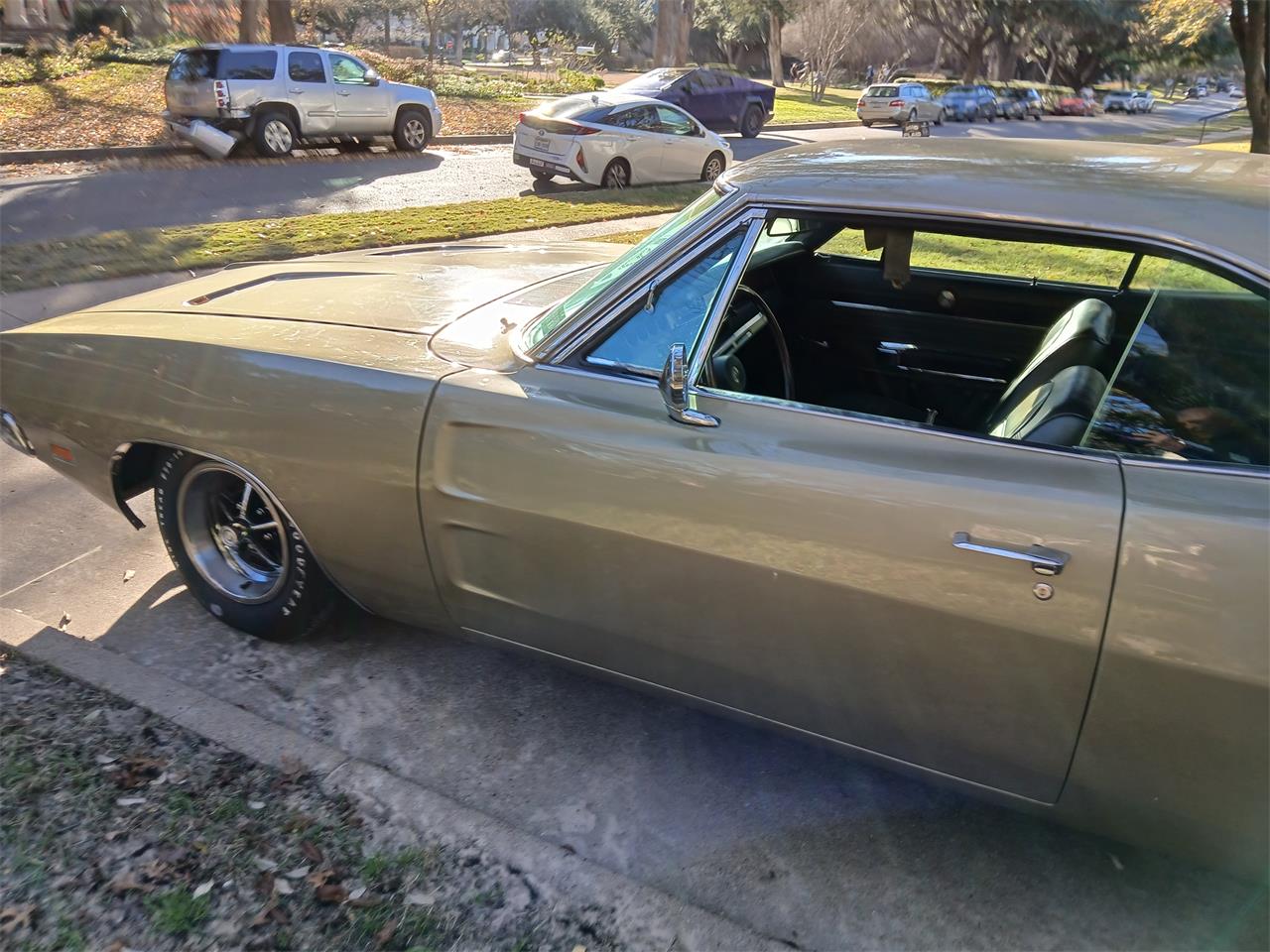 Dodge-Charger-rt-1969-Gold-Green-23