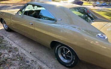 Dodge-Charger-rt-1969-Gold-Green-24
