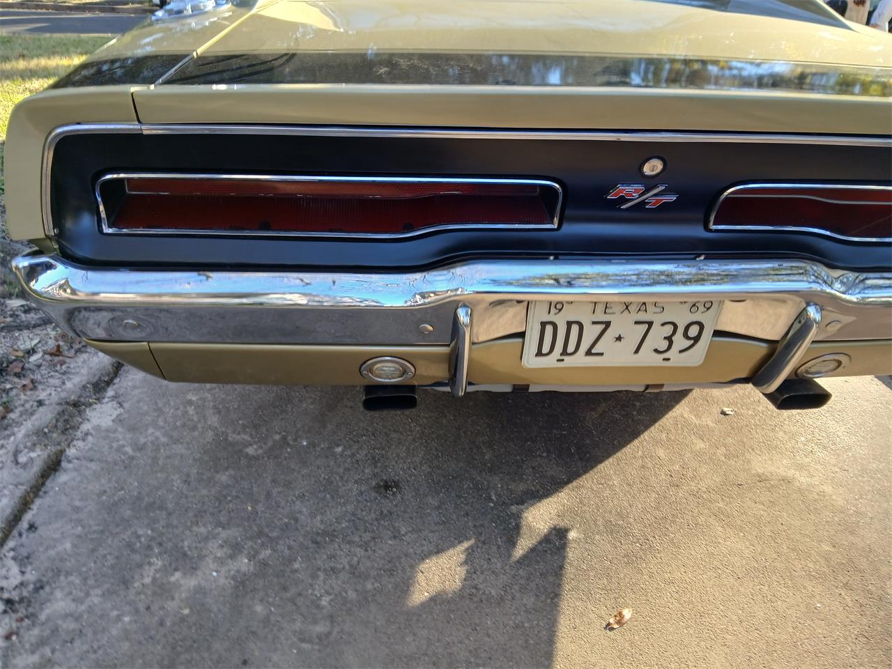 Dodge-Charger-rt-1969-Gold-Green-4