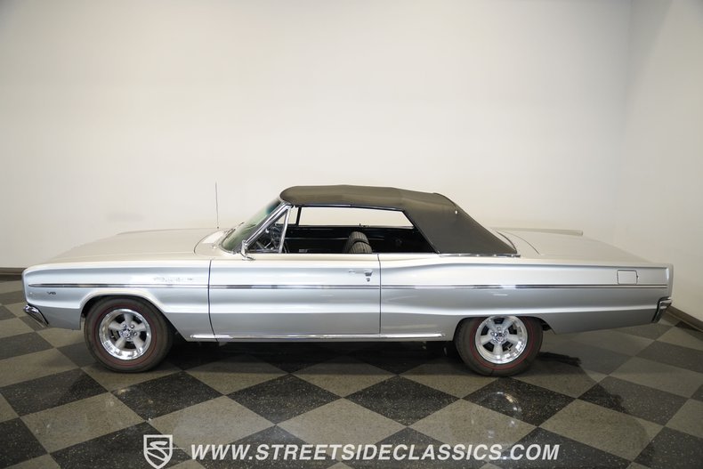 Dodge-Coronet-1966-Silver-mist-poly-Black-23
