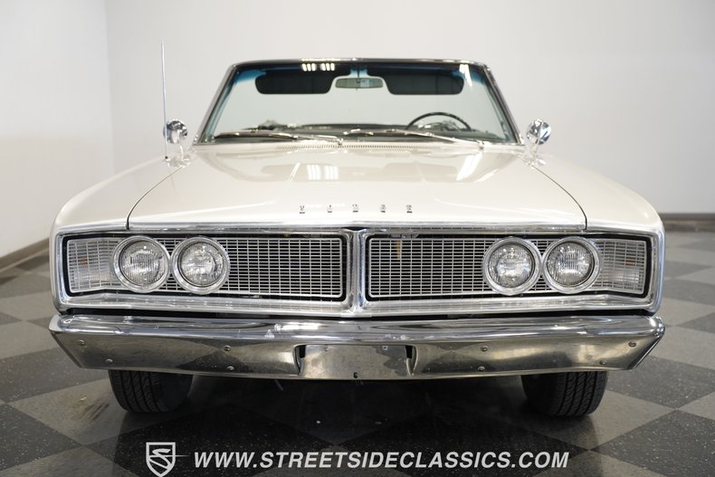 Dodge-Coronet-1966-Silver-mist-poly-Black-35