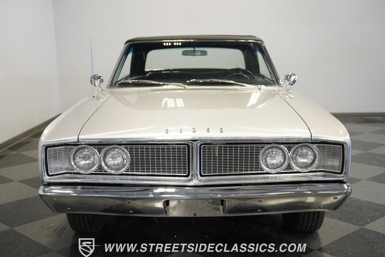 Dodge-Coronet-1966-Silver-mist-poly-Black-4