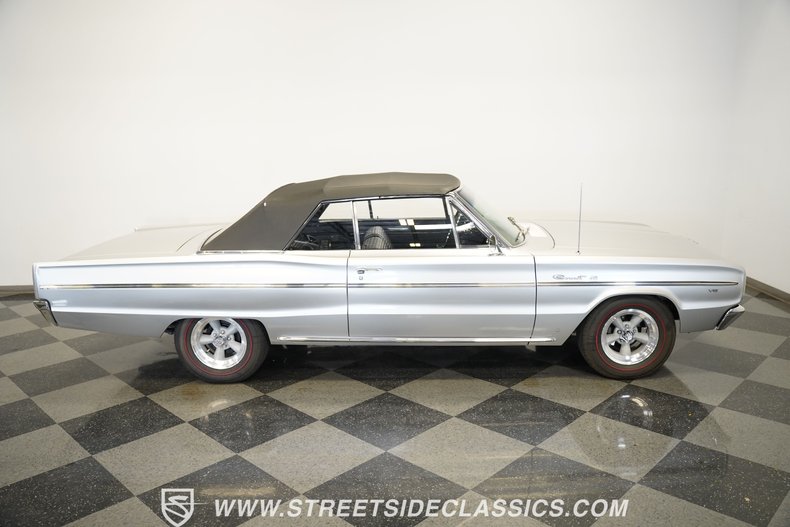 Dodge-Coronet-1966-Silver-mist-poly-Black-43