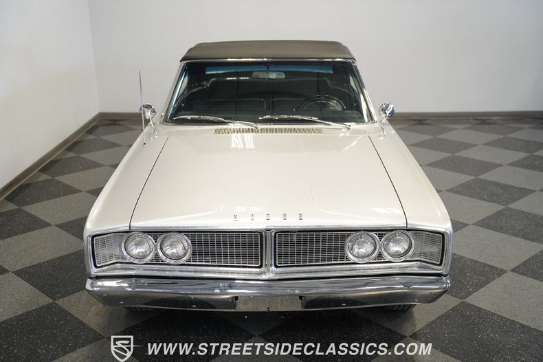 Dodge-Coronet-1966-Silver-mist-poly-Black-5
