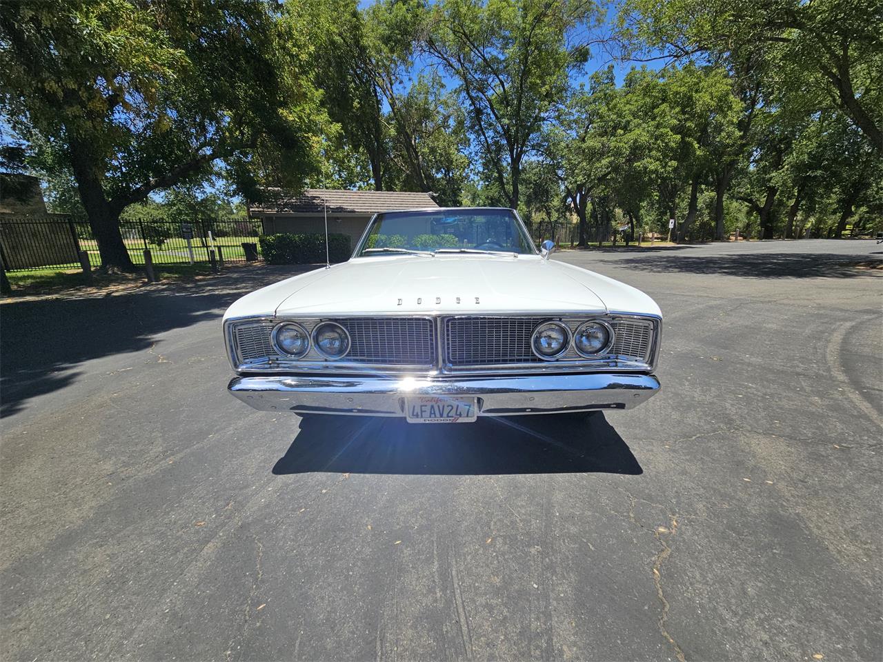 Dodge-Coronet-500-1966-White-Black-40