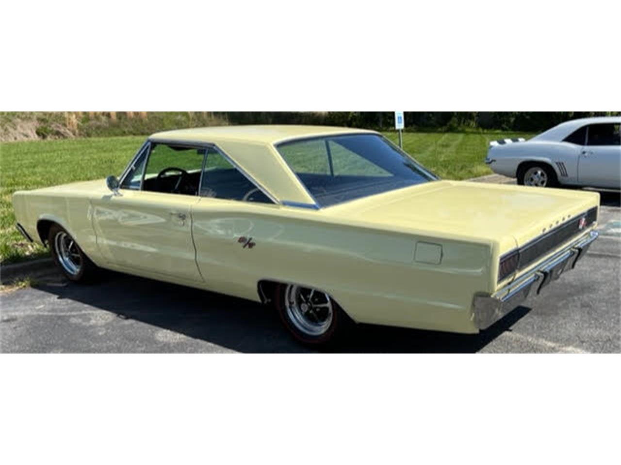 Dodge-Coronet-rt-1967-Daffodil-Yellow-Black-3