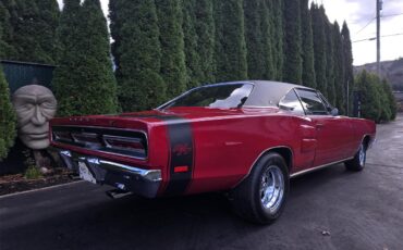 Dodge-Coronet-rt-1969-RedBlack-Vinyl-Roof-White-1