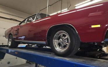 Dodge-Coronet-rt-1969-RedBlack-Vinyl-Roof-White-2