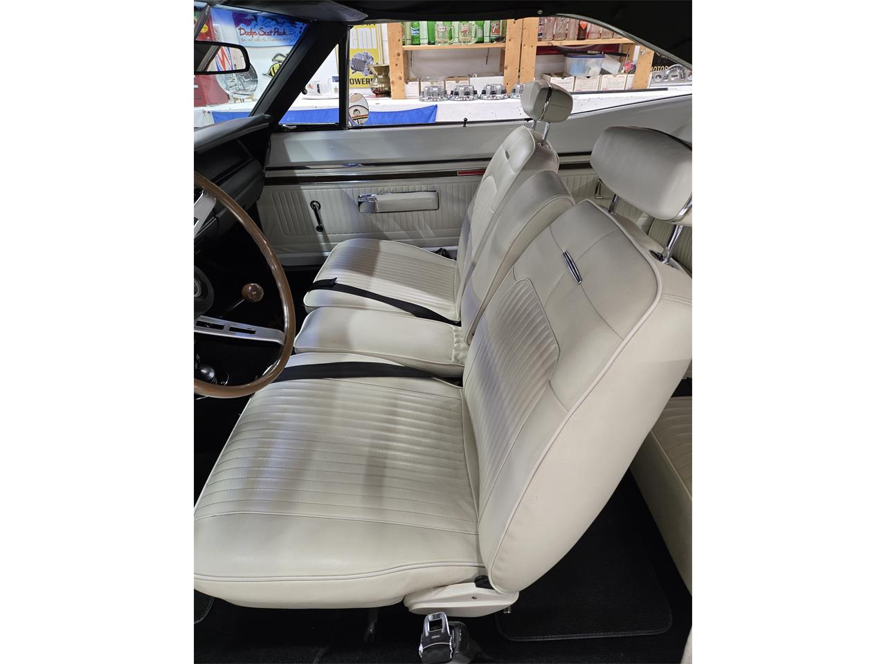 Dodge-Coronet-rt-1969-RedBlack-Vinyl-Roof-White-30