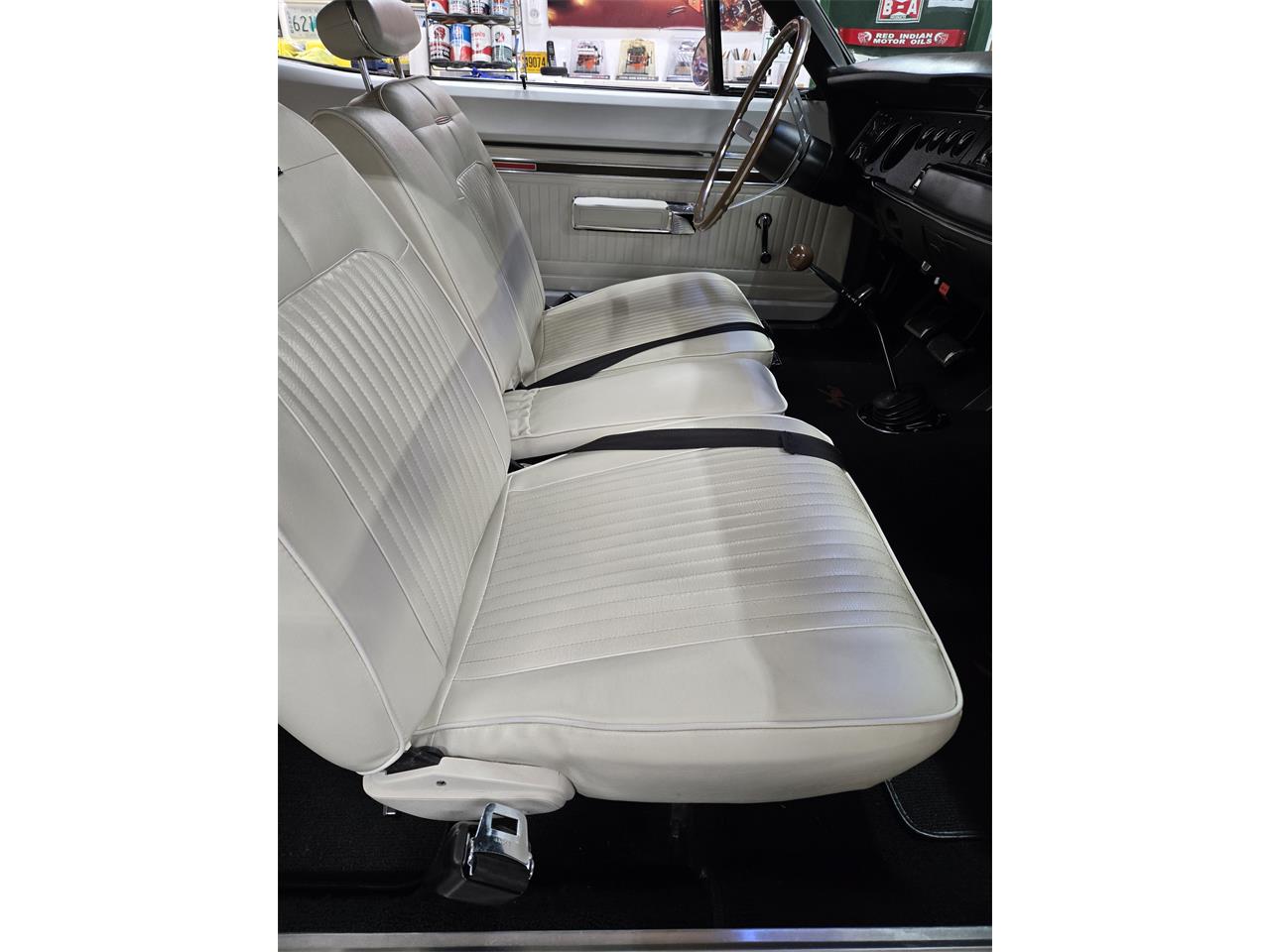 Dodge-Coronet-rt-1969-RedBlack-Vinyl-Roof-White-31