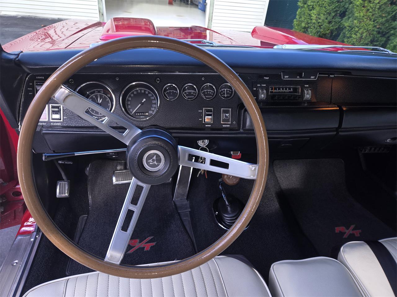 Dodge-Coronet-rt-1969-RedBlack-Vinyl-Roof-White-67