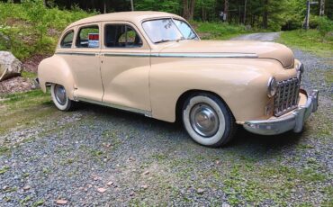 Dodge-Custom-1948-Yellow-Navy-Blue-tan