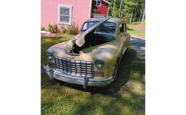 Dodge-Custom-1948-Yellow-Navy-Blue-tan-7