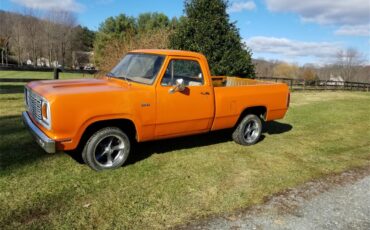 Dodge-D100-1978-Orange-Black