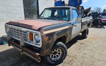 Dodge-D150-1977-Black