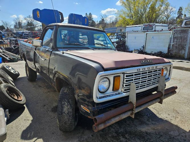 Dodge-D150-1977-Black-7