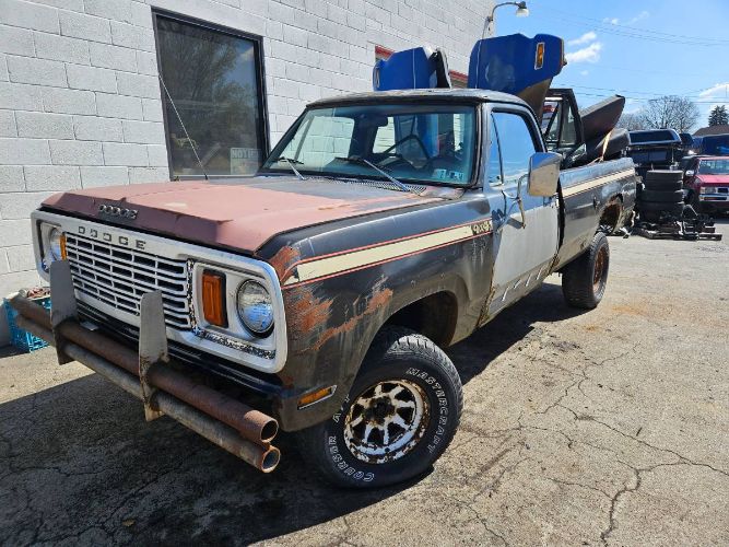 Dodge-D150-1977-Black