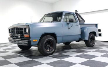 Dodge-D150-1982-BLUE-Black-3
