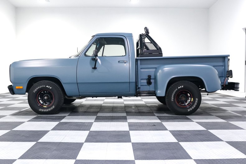 Dodge-D150-1982-BLUE-Black-4