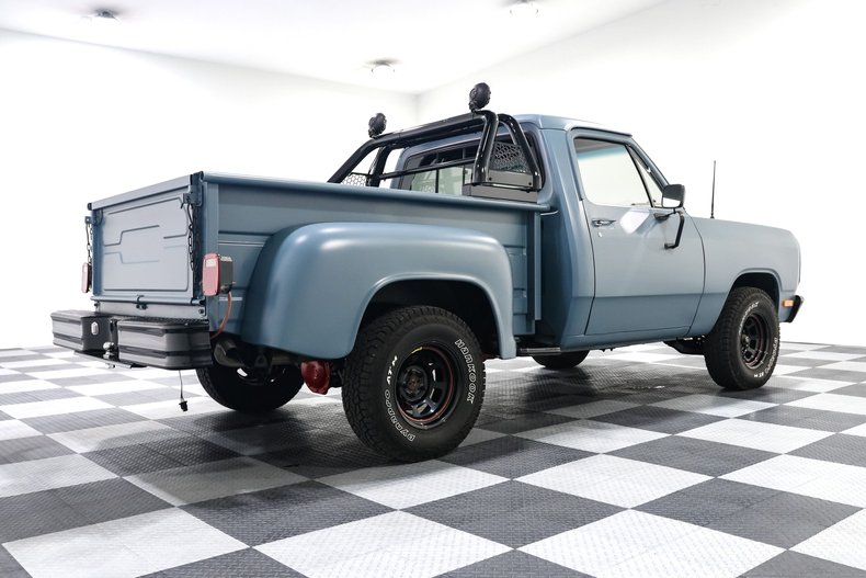 Dodge-D150-1982-BLUE-Black-7