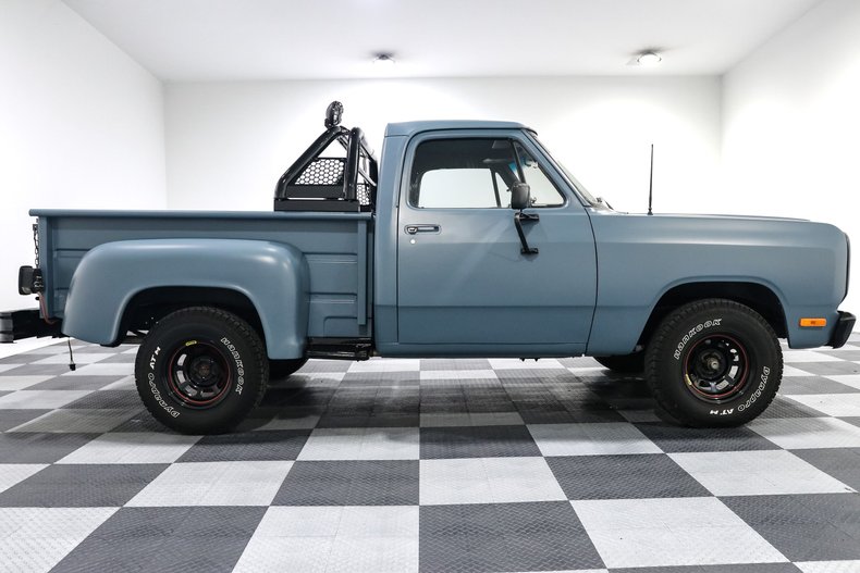 Dodge-D150-1982-BLUE-Black-8