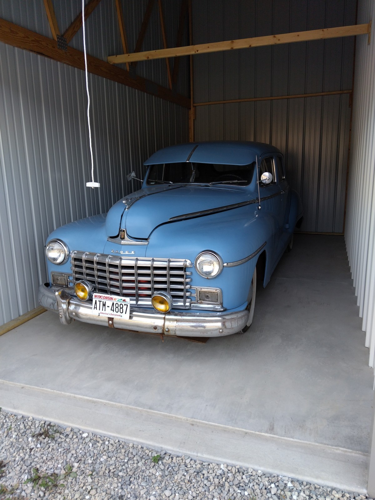 Dodge-D24-Fluid-Drive-1946-Sedan-1