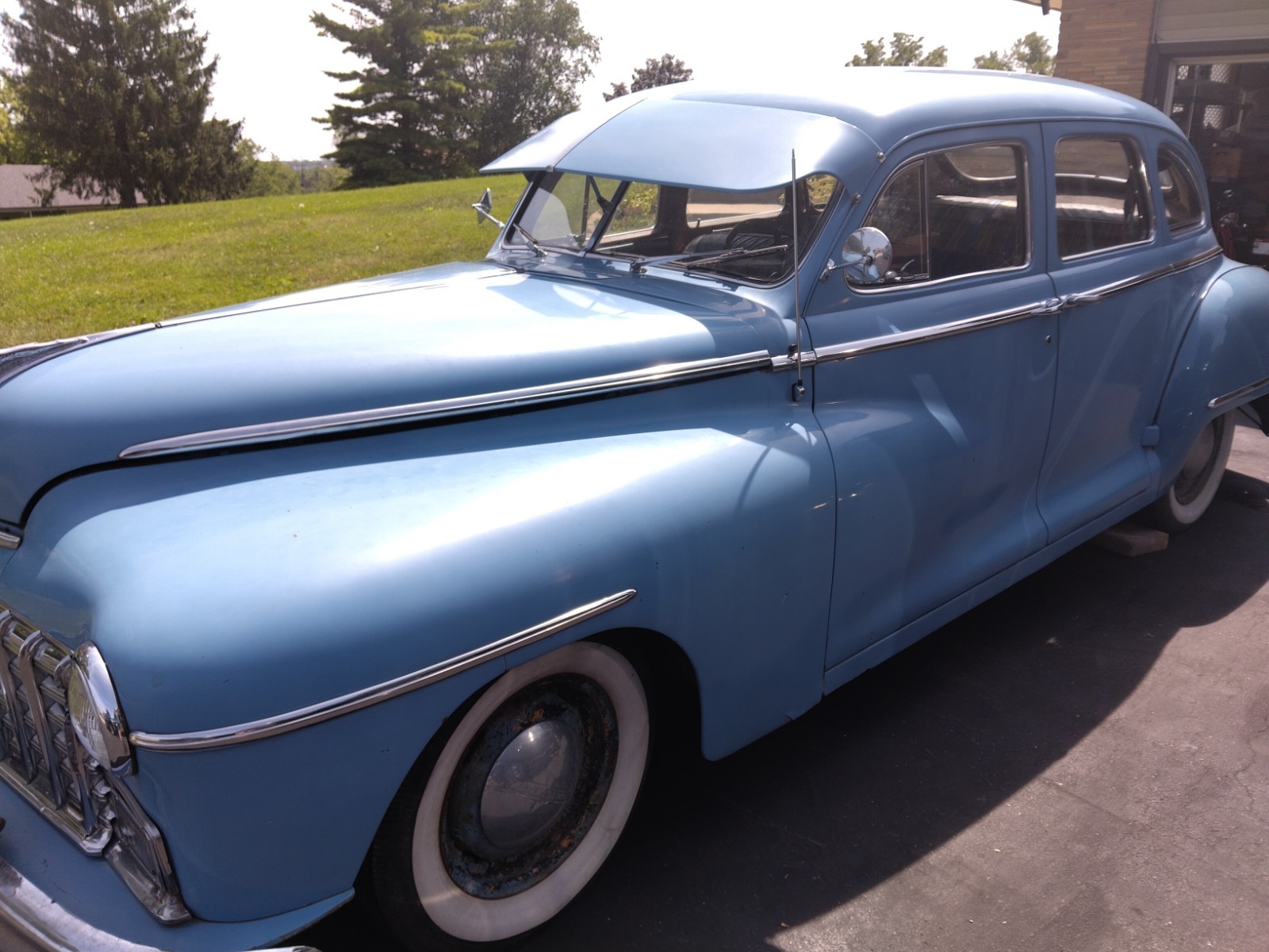 Dodge-D24-Fluid-Drive-1946-Sedan-3