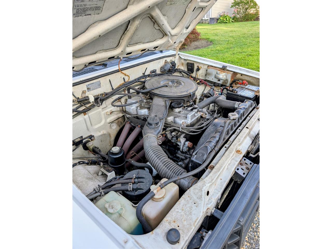Dodge-D50-1988-White-Tan-3