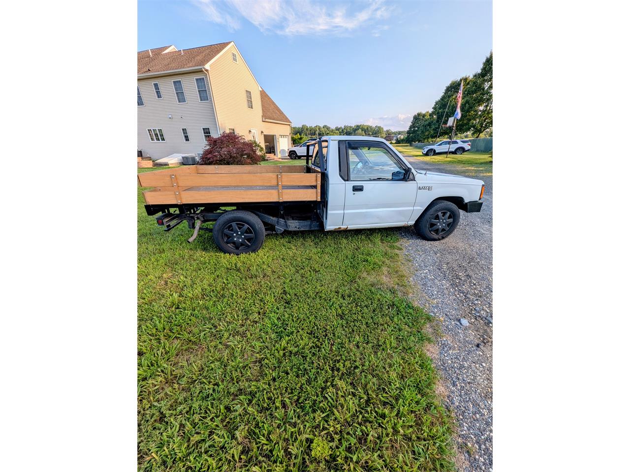 Dodge-D50-1988-White-Tan