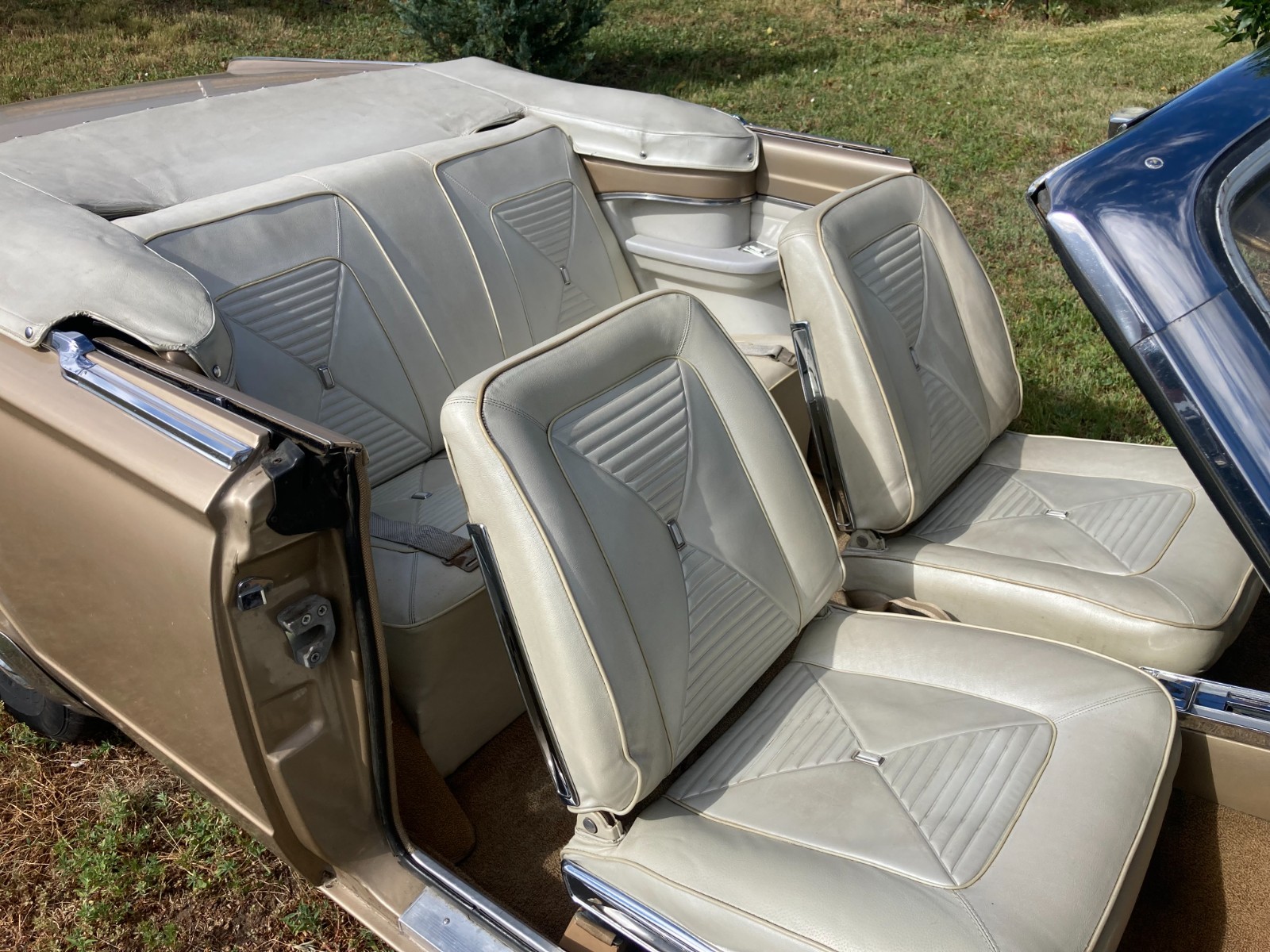 Dodge-Dart-1965-Convertible-21