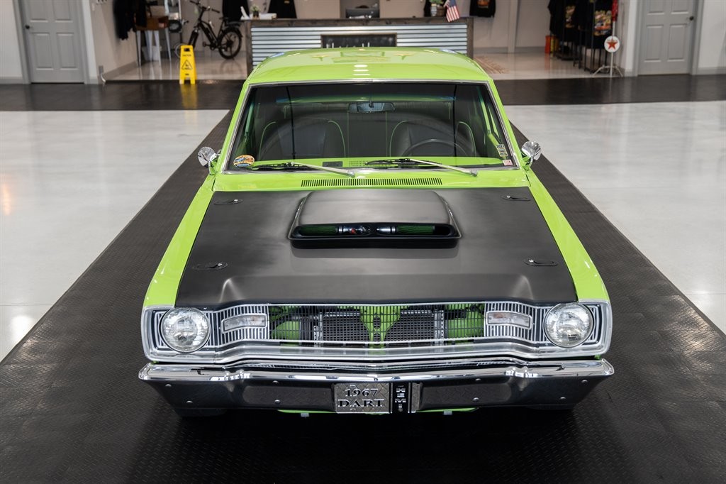Dodge-Dart-1967-Sedan-18