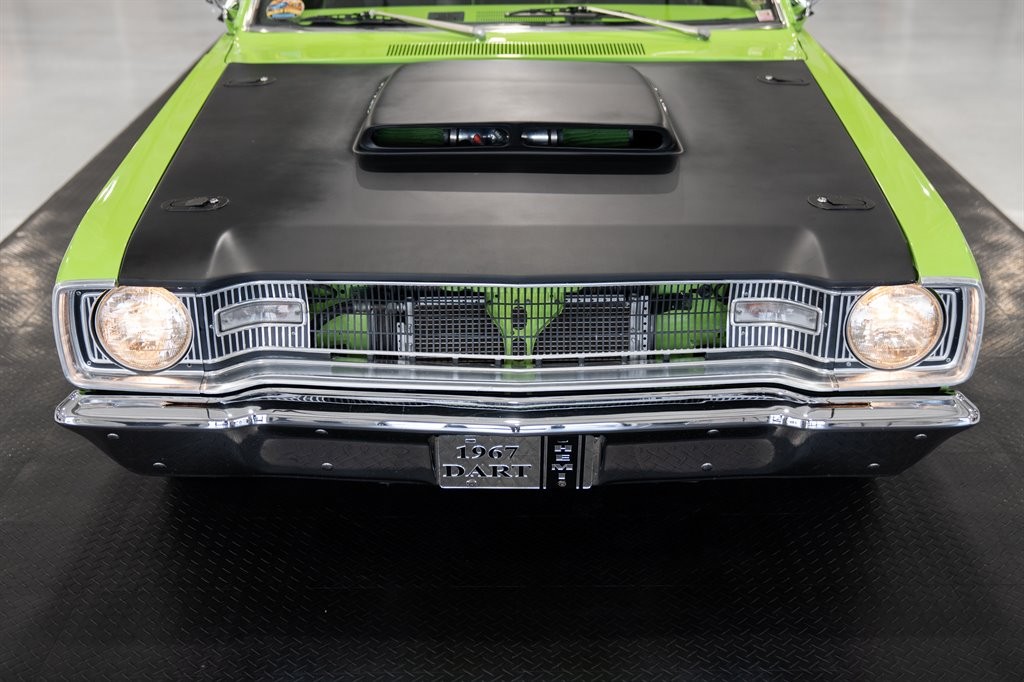 Dodge-Dart-1967-Sedan-19