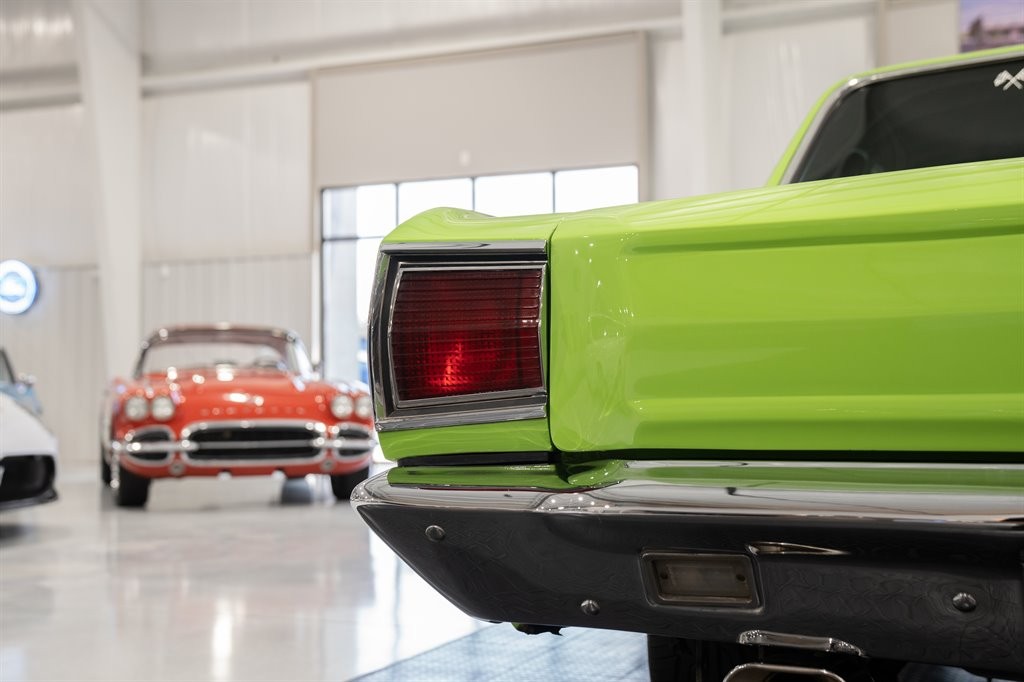 Dodge-Dart-1967-Sedan-31