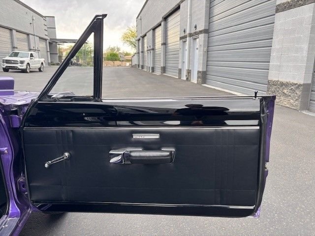 Dodge-Dart-1968-Plum-Crazy-black-18