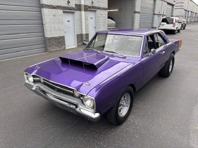 Dodge-Dart-1968-Plum-Crazy-black-4