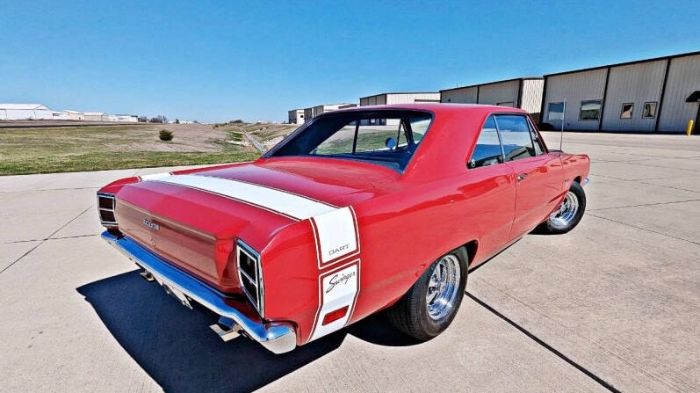 Dodge-Dart-1969-Red-White-Stripes-Black-Vinyl-1