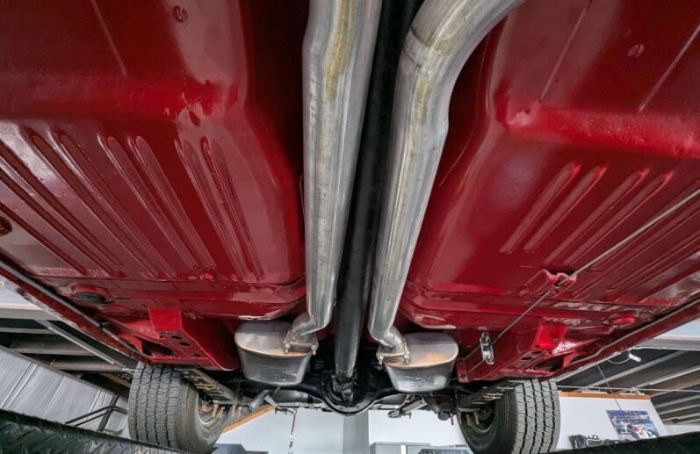 Dodge-Dart-1969-Red-White-Stripes-Black-Vinyl-3
