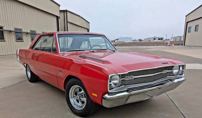 Dodge-Dart-1969-Red-White-Stripes-Black-Vinyl-6