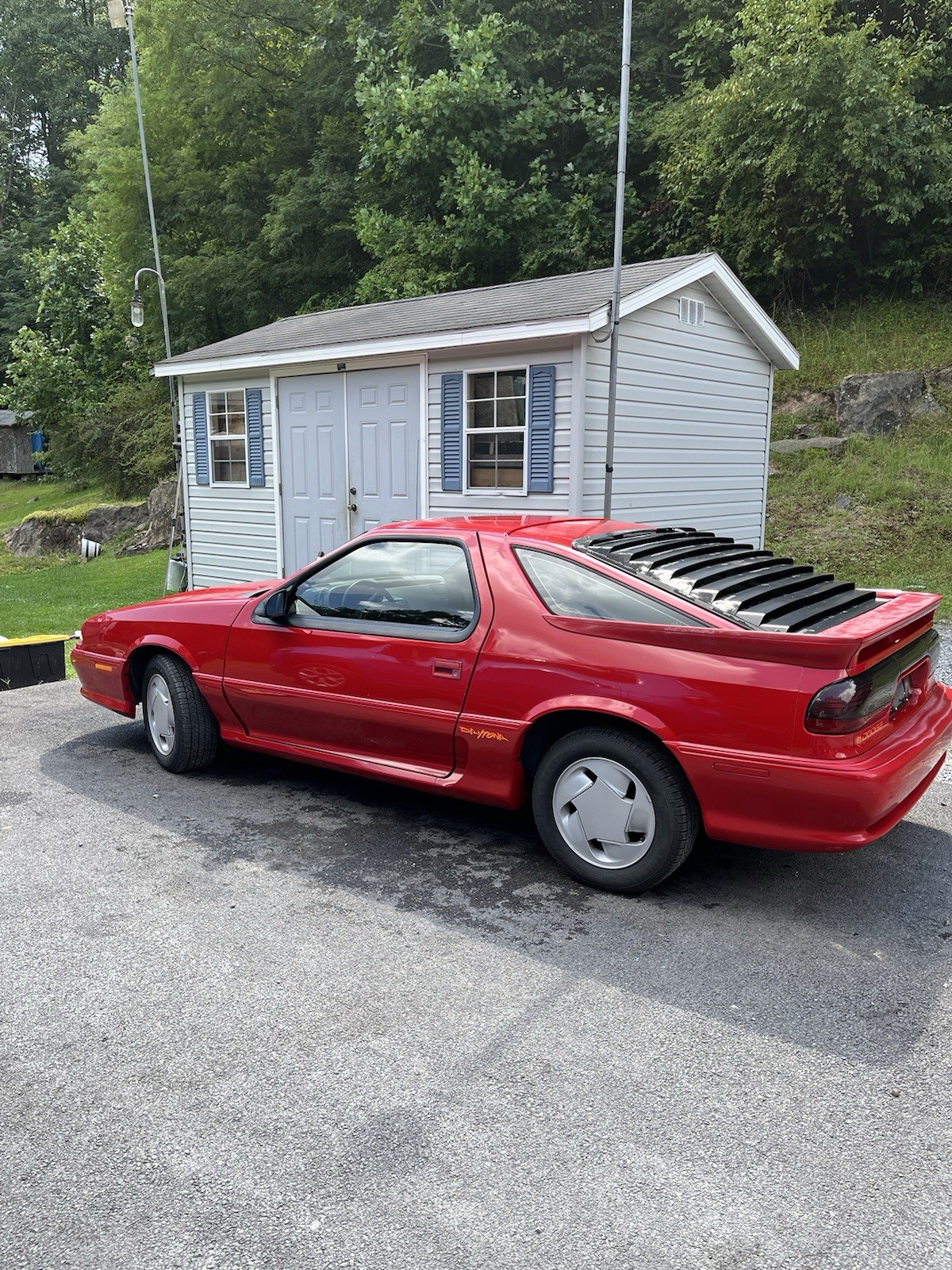 Dodge-Daytona-1993-Hatchback-2