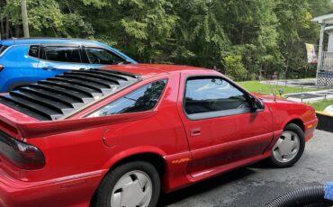 Dodge-Daytona-1993-Hatchback-3