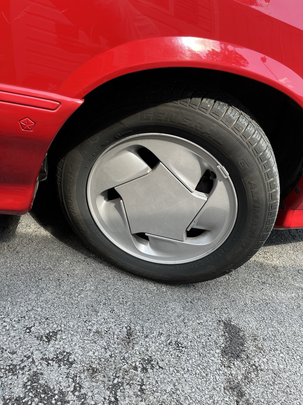 Dodge-Daytona-1993-Hatchback-7