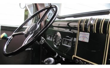 Dodge-Dump-truck-1947-green-and-black-black-and-brown-2