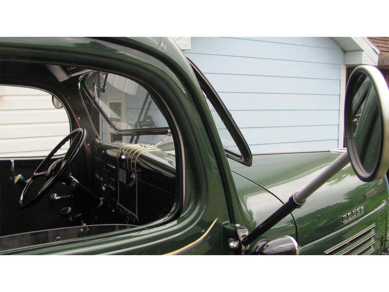 Dodge-Dump-truck-1947-green-and-black-black-and-brown-37