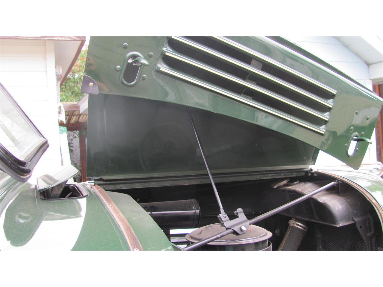 Dodge-Dump-truck-1947-green-and-black-black-and-brown-38