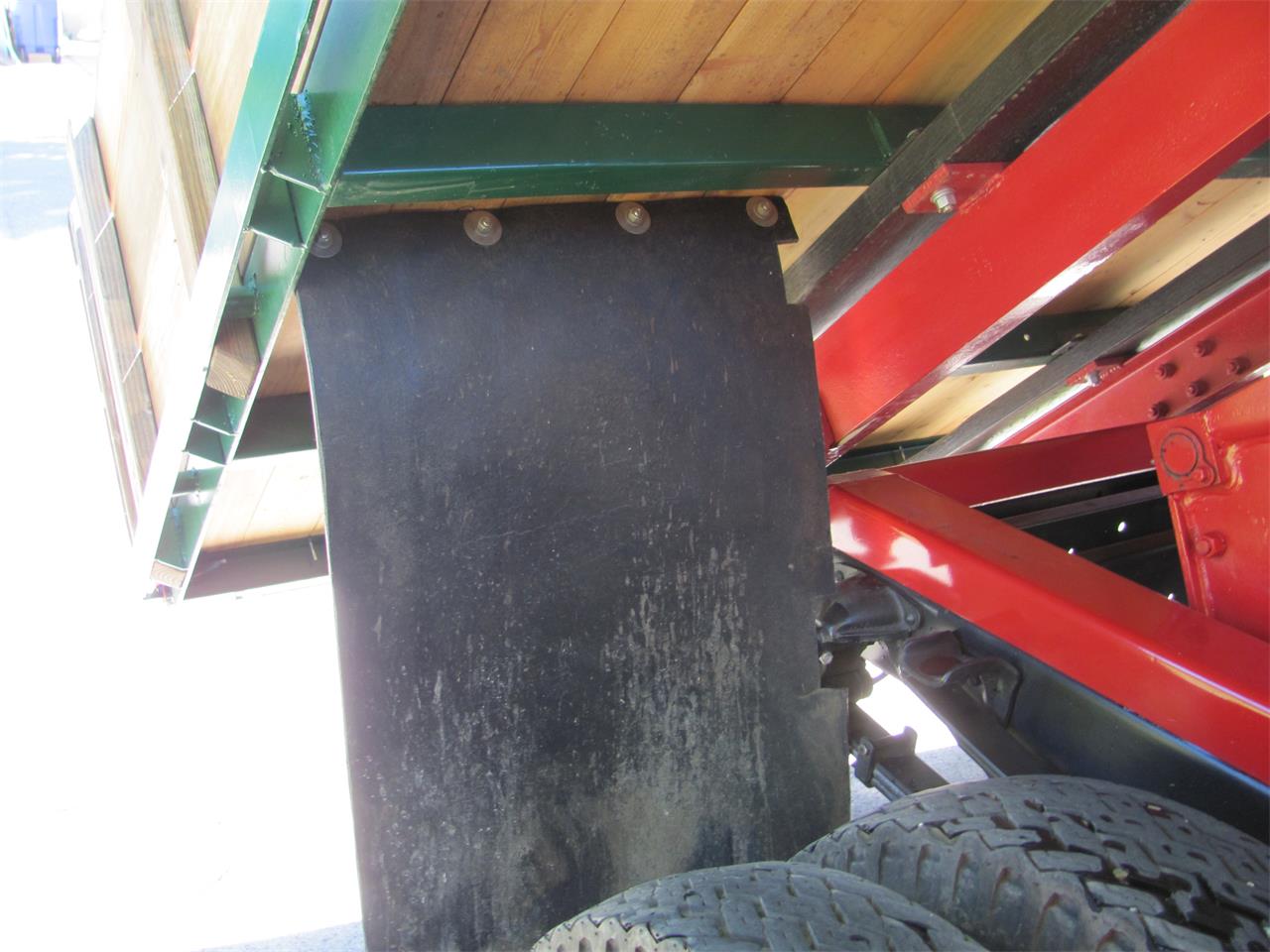 Dodge-Dump-truck-1947-green-and-black-black-and-brown-57